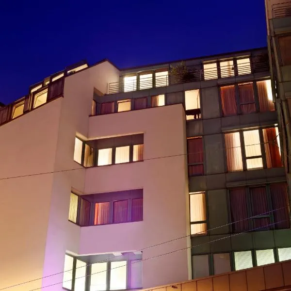 Ambassador Self Check-in Hotel, hotel a Lucerna