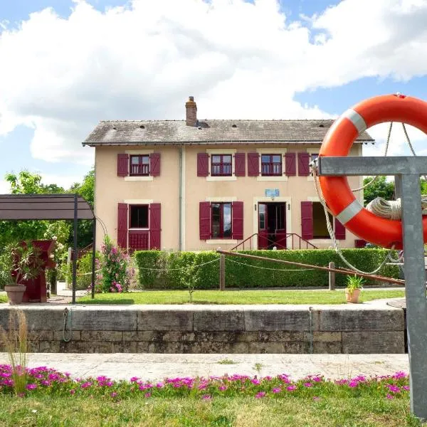 MARA RIVIERE La Jaille Yvon, hotel in Le Lion-dʼAngers