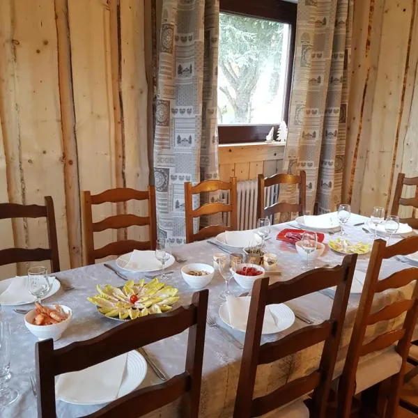 La Pinéguette maison 12 personnes spa 6 pers décoration chalet sauna 4 pers, hotel em La Bresse