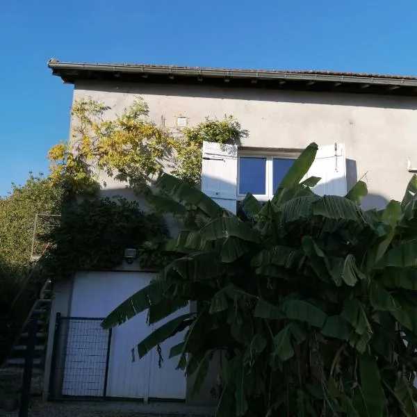 Le Grenier de Gaston, hotel in Saint-Pierre-de-Buzet