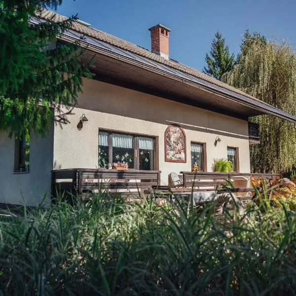 Apartma BOROVC, hotel in Planina pod Golico