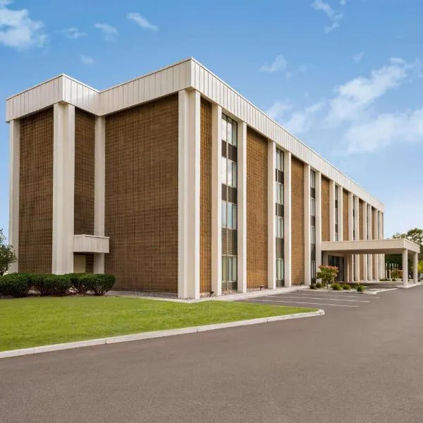 Super 8 by Wyndham Liverpool/Syracuse North Airport, hotel v destinaci Liverpool