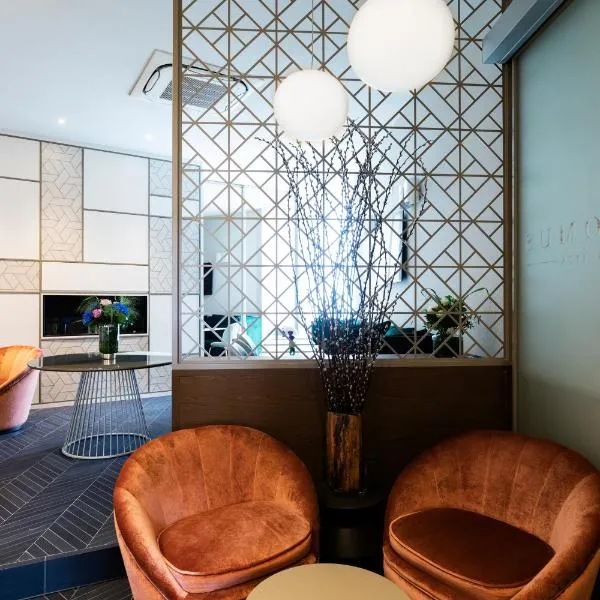 Amadomus Luxury Suites, hotel v Neapoli