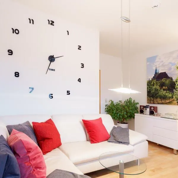 Wohnung mit Blick auf die Zitadelle Petersberg - 3 Zimmer, hotel in Erfurt
