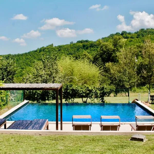 Tuttaterra – hotel w mieście Serra San Quirico