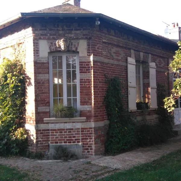 Le jardin des Écureuils, hotel in Le Plessier-Rozainvillers