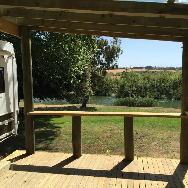 Longford Riverside Caravan Park, hotel di Evandale