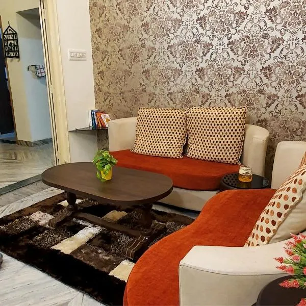 Aditya Premium HomeStay- Furnished Air Conditioned- 2BHK、Garhāのホテル