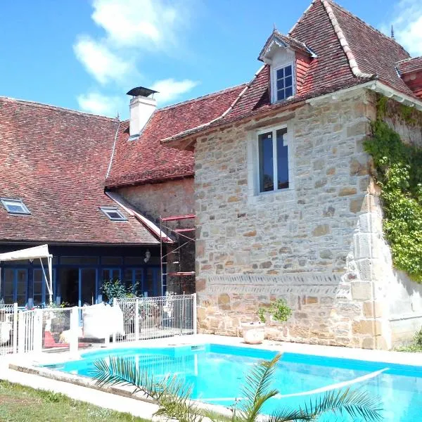 Viesnīca Gite de 6 à 14 pers avec Piscine-Jacuzzi- Salle des fêtes pilsētā Bastanès