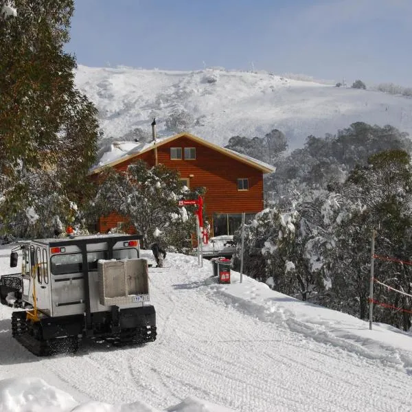 Summit Ridge Alpine Lodge, hotel v destinaci Falls Creek