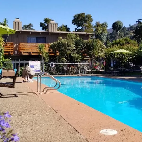 Carmel Valley Lodge: Carmel Valley şehrinde bir otel