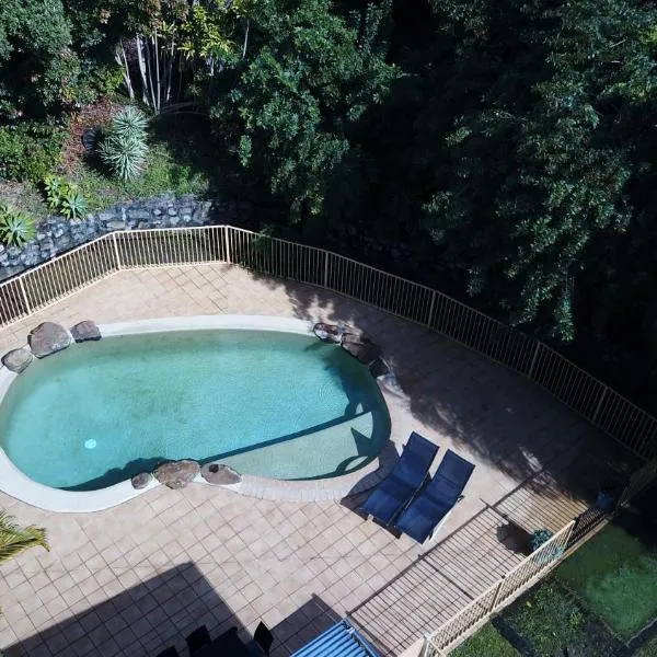 Red Bridge Motor Inn, hotel en Woombye