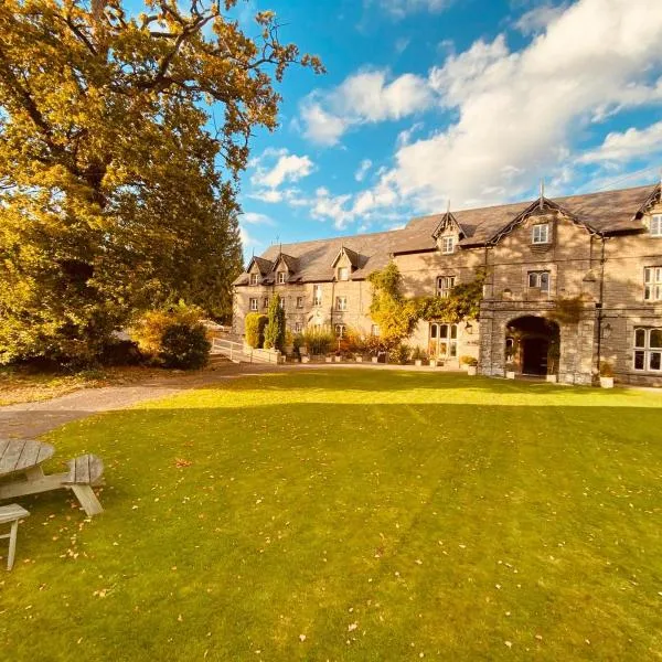 Old Rectory Country Hotel, hotel em Gilwern