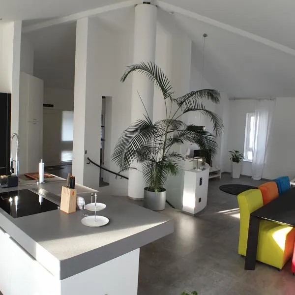 FeWo Püttlingen, hotel em Püttlingen