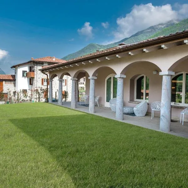 Bianco Hotel – hotel w mieście Primaluna