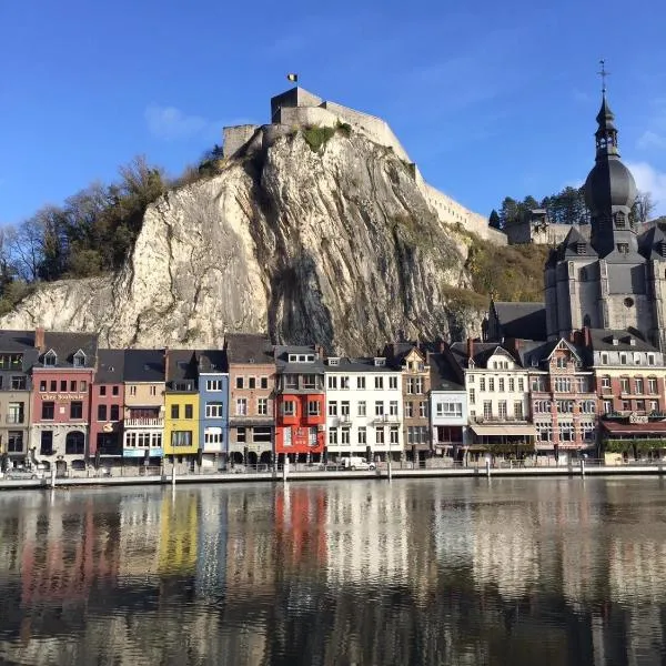 Les Voisins De Mr Sax, hotell i Dinant