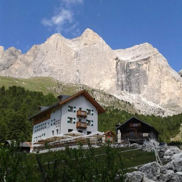 Rifugio Stella Alpina Spiz Piaz per escursionisti, hotell i Gardeccia - San Giovanni di Fassa