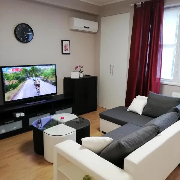 Studio Apartment Lea, hotel v destinácii Čazma