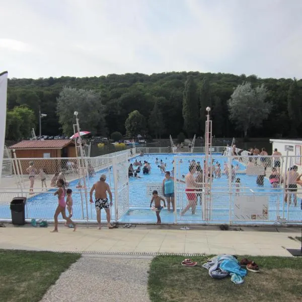 Maison de Campagne classée 3* Gites de France avec SPANAGE extérieure, hotel in They-sous-Montfort