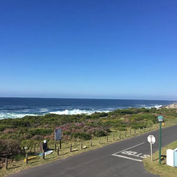 Bungalow by the sea near Cape Town, hotel in Sunny Seas