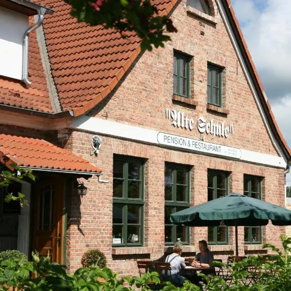 Pension & Restaurant "Alte Schule", hotel v destinaci Kluis