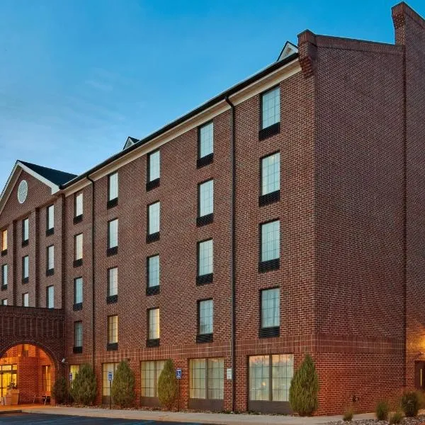 Holiday Inn Express Harrisburg East, an IHG Hotel: Harrisburg şehrinde bir otel