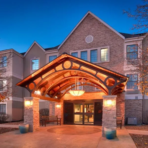 Staybridge Suites Peoria Downtown by IHG, hotel in Peoria