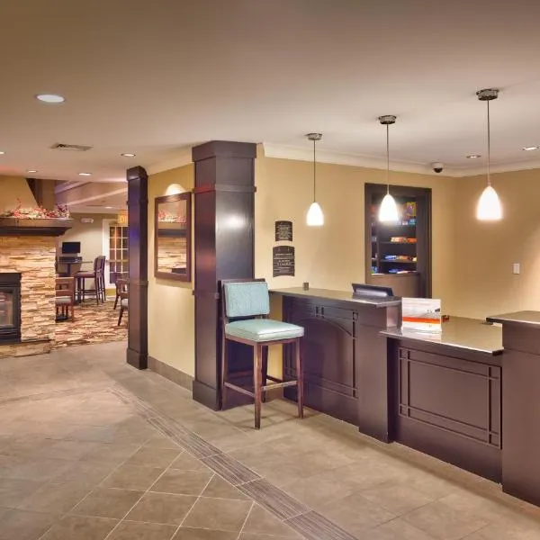 Staybridge Suites Peoria Downtown by IHG, hotel en Peoria