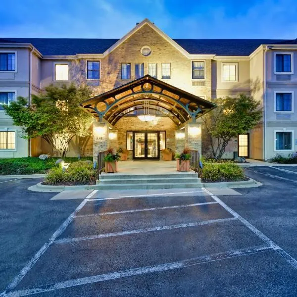 Staybridge Suites Madison - East by IHG, hotel v destinaci Madison