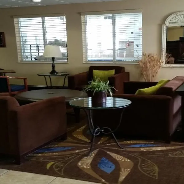 Holiday Inn Express & Suites New Buffalo, MI by IHG, ξενοδοχείο σε New Buffalo
