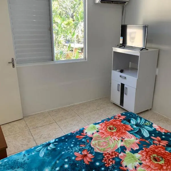 Apartamento beira da Praia das Ondinas, Hotel in São Lourenço do Sul