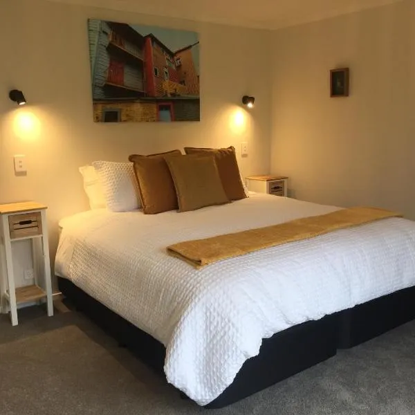 The Garden Room at Te Anau Country Accommodation, hotel in Te Anau