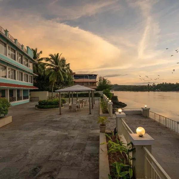 Indy Waterfront Resort, hotel in Talvorda