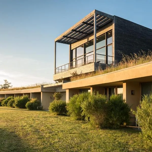 La Gree Des Landes - Eco-Hotel-Spa Yves Rocher, hotel v destinaci Cournon
