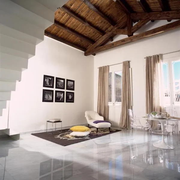 Right House - Characteristic Marina District, hotel v Cagliari