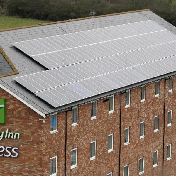 Holiday Inn Express Nuneaton by IHG، فندق في نيونياتون