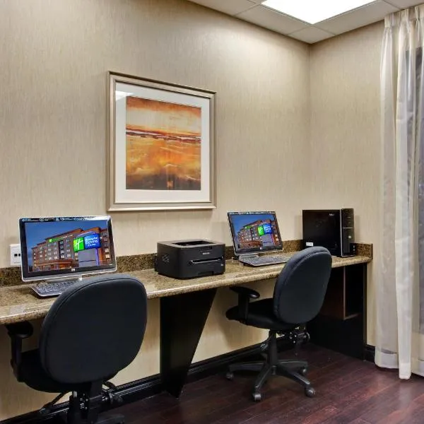 Holiday Inn Express & Suites Ottawa West - Nepean by IHG, hotell i Ottawa