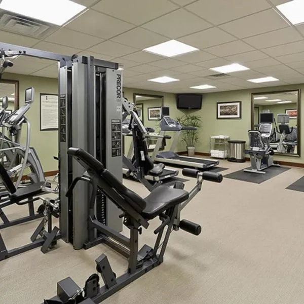 Staybridge Suites Montgomeryville by IHG, hotel en North Wales