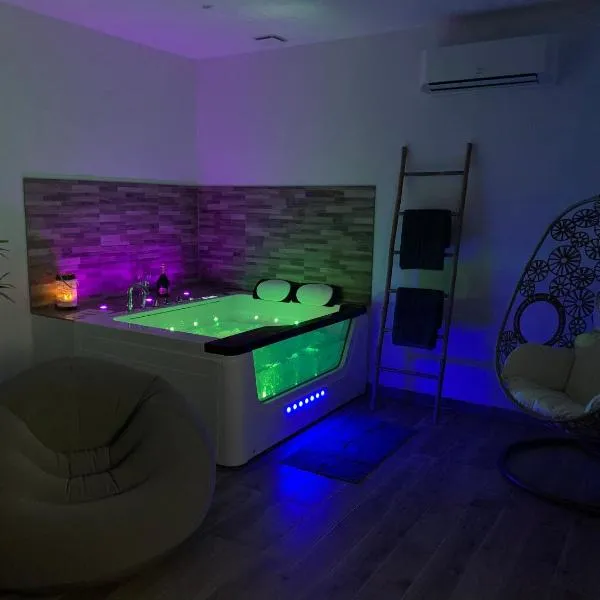 Appartement Cosy Jacuzzy Luxe Gare de Toulon, hotel in Toulon
