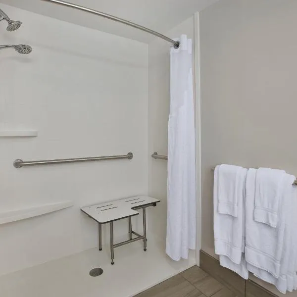 Holiday Inn Express Tiffin by IHG, hotel di Tiffin