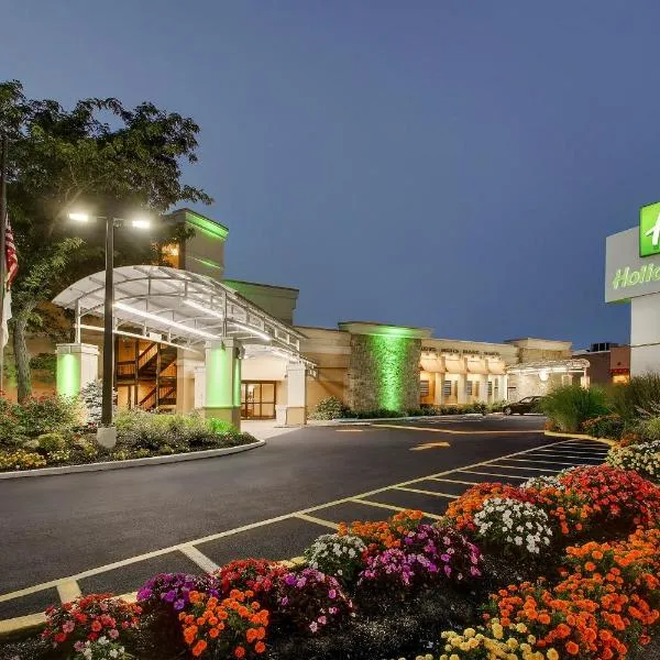 Holiday Inn Westbury-Long Island by IHG, hotel v destinaci Carle Place