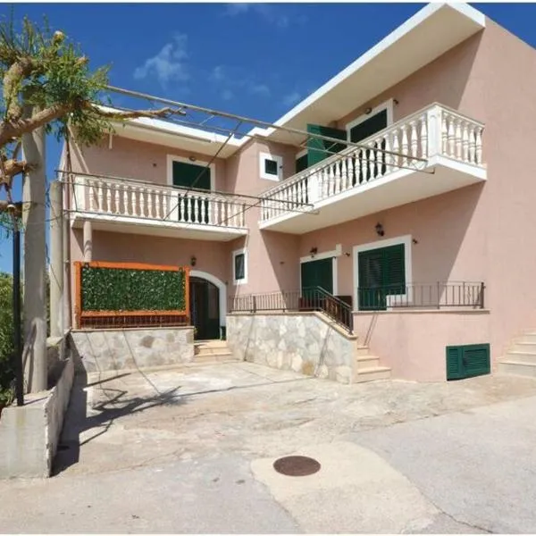 Manora Sucuraj 2 bedroom apartment, hotel v Sućuraji