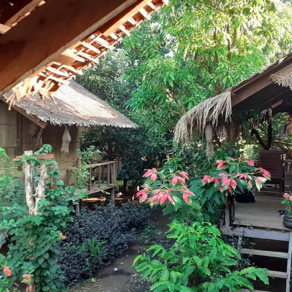 Tribal Village Homestay & Trekking, хотел в Banlung