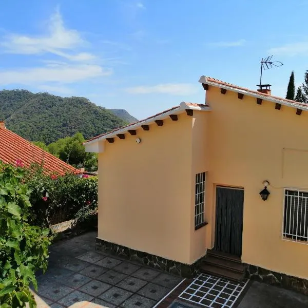 CHALET MONTPRATS, SERRA, hotel v destinaci Serra