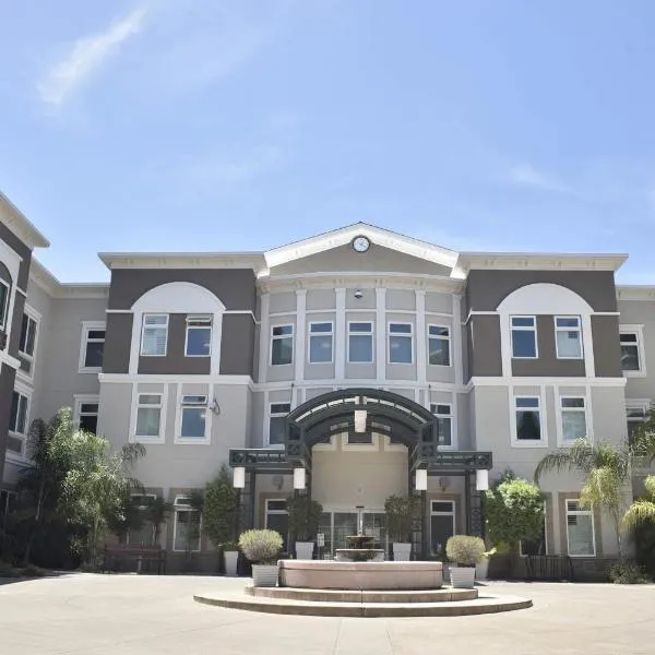 Holiday Inn Express Windsor Sonoma Wine Country by IHG, hotelli kohteessa Windsor