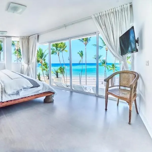 Dream Punta Cana Beachfront Apartment - 4-Bedroom Penthouse with Rooftop BBQ & Ocean Views, hotel v destinaci Punta Cana