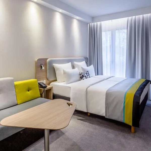 Holiday Inn Express - Wuppertal - Hauptbahnhof by IHG، فندق في فوبرتال