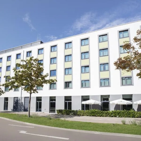 Holiday Inn Express Augsburg by IHG, hotel v Augsburgu