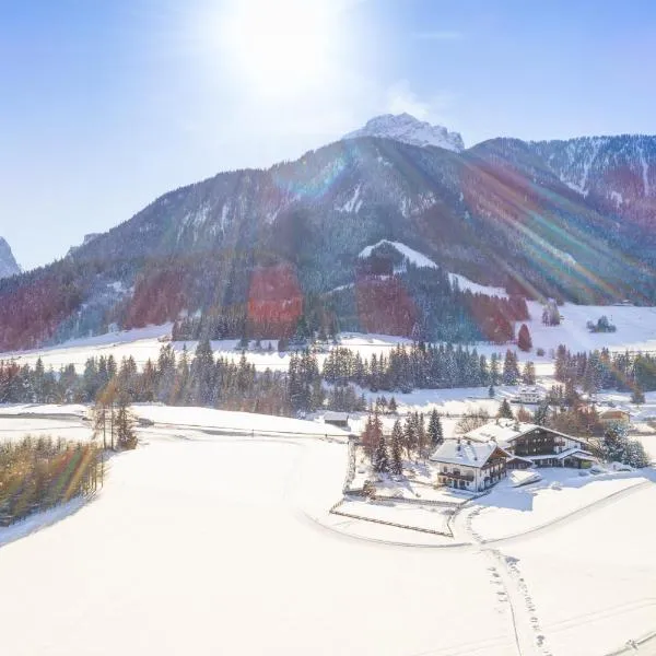 Apartments Hubertushof, hotel v destinaci Dobbiaco