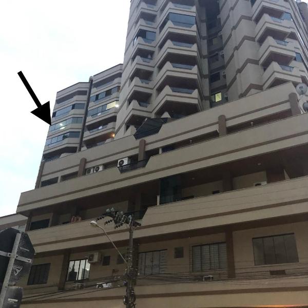 LINDO APARTAMENTO EM MEIA PRAIA-1 quadra do mar! Melhor localização!